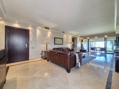 2 Bedroom Ground Floor Apartment in Puerto Banús - Image 5