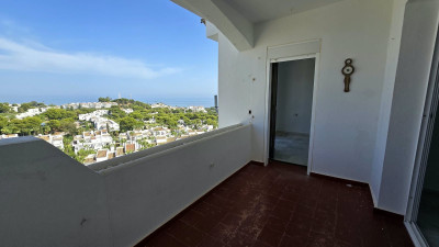2 Bedroom Top Floor Apartment in Riviera del Sol - Image 2