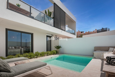 3 Bedroom Semi-Detached House in Riviera del Sol - Image 1