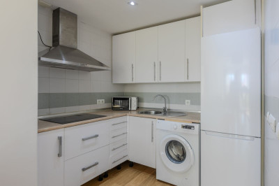 1 Bedroom Middle Floor Apartment in Mijas Costa - Image 5