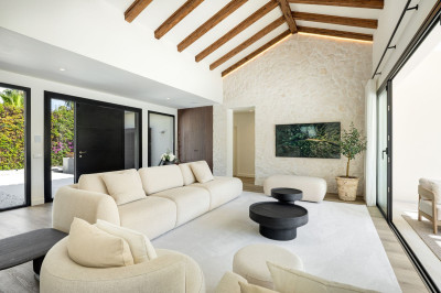 4 Bedroom Detached Villa in Cortijo Blanco - Image 3