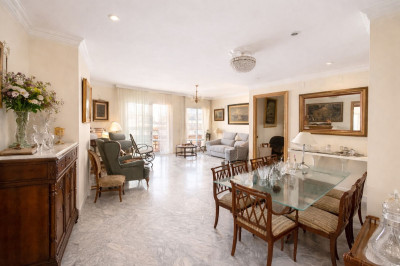 3 Bedroom Middle Floor Apartment in Marbella - Image 1