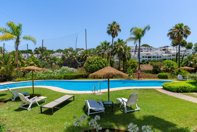 2 Bedroom Ground Floor Apartment in Benahavís