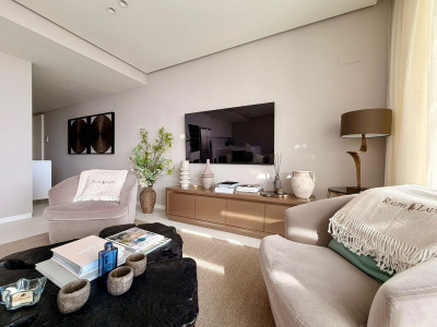 2 Bedroom Middle Floor Apartment in Ojén - Image 4