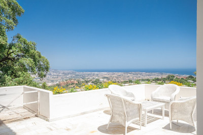 3 Bedroom Middle Floor Apartment in La Mairena - Image 1