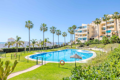 3 Bedroom Middle Floor Apartment in Benalmadena - Image 2