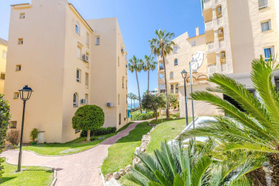 3 Bedroom Middle Floor Apartment in Benalmadena - Image 4