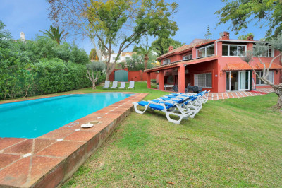 5 Bedroom Detached Villa in Elviria