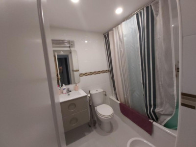 3 Bedroom Middle Floor Apartment in Doña Julia - Image 5