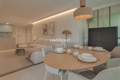 2 Bedroom Middle Floor Apartment in Marbella - Image 3