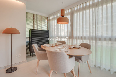 2 Bedroom Middle Floor Apartment in Marbella - Image 5