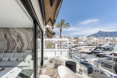 2 Bedroom Middle Floor Apartment in Puerto Banús - Image 4