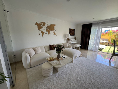 4 Bedroom Townhouse in Calahonda - Image 2