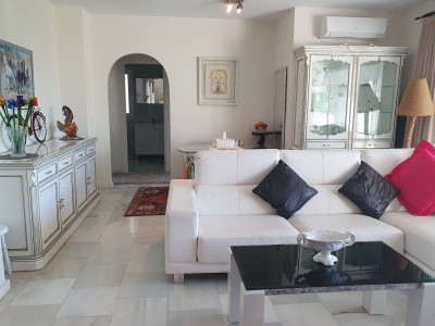 2 Bedroom Top Floor Apartment in El Paraiso - Image 2