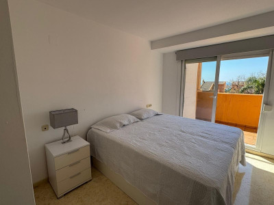 1 Bedroom Middle Floor Apartment in Elviria - Image 3