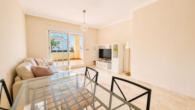 2 Bedroom Middle Floor Apartment in Manilva - Image 4