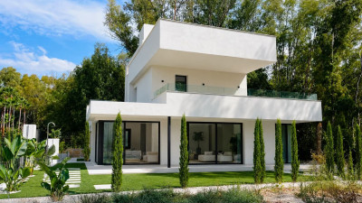 5 Bedroom Detached Villa in Nueva Andalucía - Image 1
