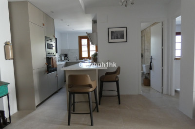 1 Bedroom Middle Floor Apartment in La Duquesa