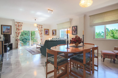3 Bedroom Middle Floor Apartment in The Golden Mile - Image 3