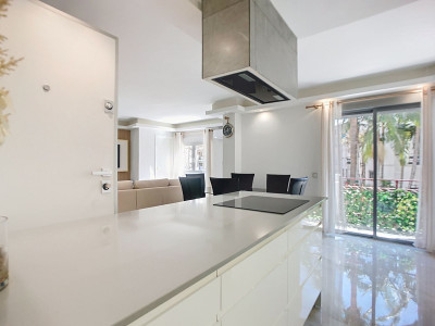 3 Bedroom Middle Floor Apartment in Estepona - Image 3