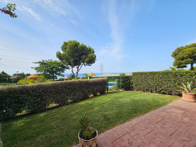 3 Bedroom Ground Floor Apartment in Benalmadena - Image 3