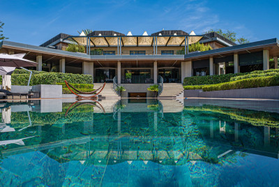 8 Bedroom Detached Villa in Guadalmina Baja - Image 1