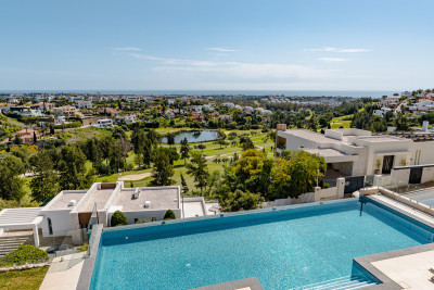 5 Bedroom Detached Villa in Benahavís - Image 2