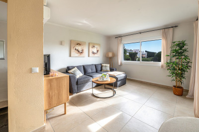 2 Bedroom Townhouse in Miraflores - Image 2