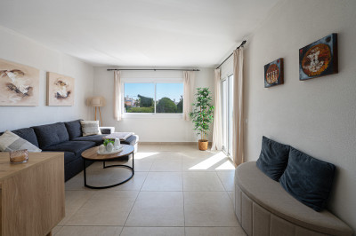 2 Bedroom Townhouse in Miraflores - Image 5