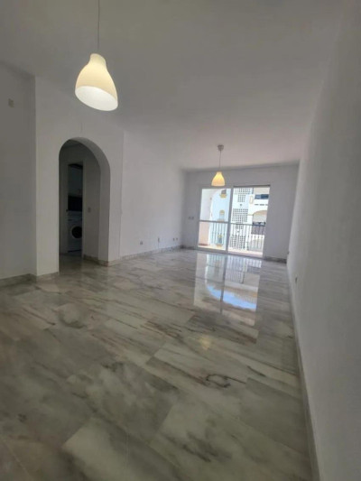 2 Bedroom Middle Floor Apartment in Marbella - Image 2