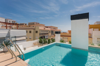 2 Bedroom Top Floor Apartment in Estepona - Image 1
