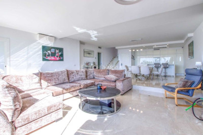 4 Bedroom Townhouse in Santa Clara - Image 5
