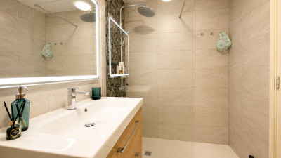 2 Bedroom Middle Floor Apartment in Calahonda - Image 4