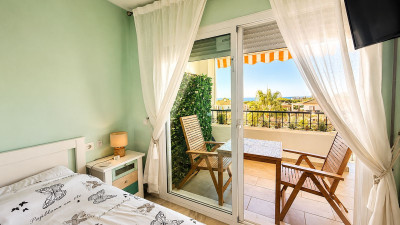 2 Bedroom Middle Floor Apartment in Calahonda - Image 5