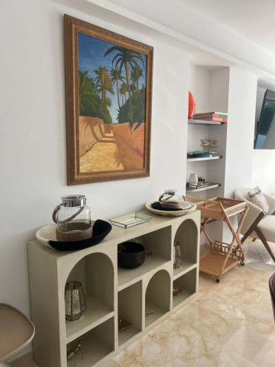 2 Bedroom Middle Floor Apartment in Puerto Banús - Image 4