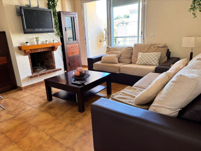 1 Bedroom Middle Floor Apartment in Calahonda - Image 3