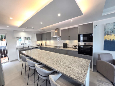4 Bedroom Semi-Detached House in Artola - Image 1