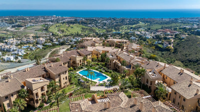 2 Bedroom Penthouse in Benahavís - Image 5
