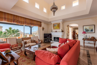 4 Bedroom Penthouse Duplex in Elviria - Image 4