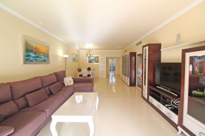 2 Bedroom Ground Floor Apartment in Puerto Banús - Image 4