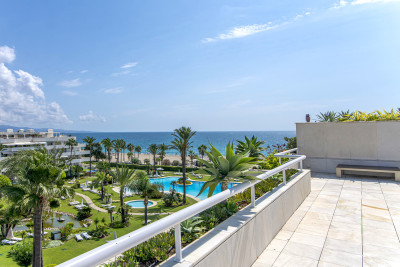 3 Bedroom Penthouse in Puerto Banús - Image 1