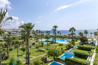3 Bedroom Penthouse in Puerto Banús - Image 2