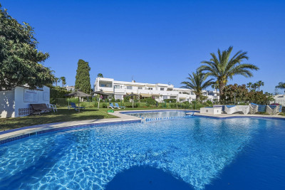 2 Bedroom Semi-Detached House in Marbella - Image 1