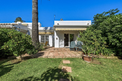 2 Bedroom Semi-Detached House in Marbella - Image 3