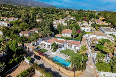 6 Bedroom Detached Villa in Nagüeles - Image 2