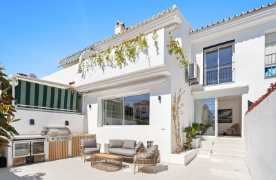 4 Bedroom Townhouse in San Pedro de Alcántara - Image 1