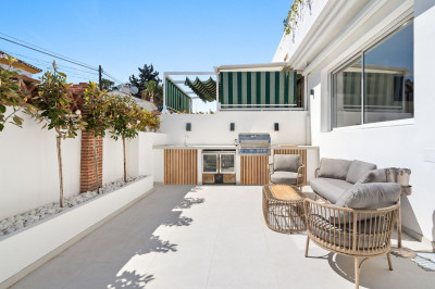 4 Bedroom Townhouse in San Pedro de Alcántara - Image 2