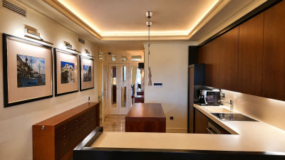 2 Bedroom Middle Floor Apartment in Sierra Blanca - Image 3