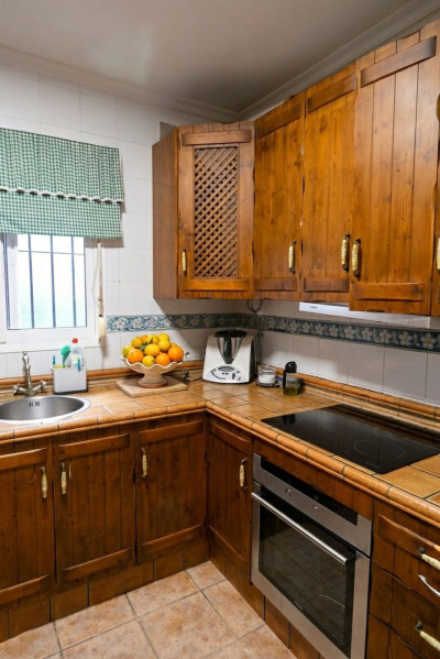 3 Bedroom Townhouse in Marbella - Image 5
