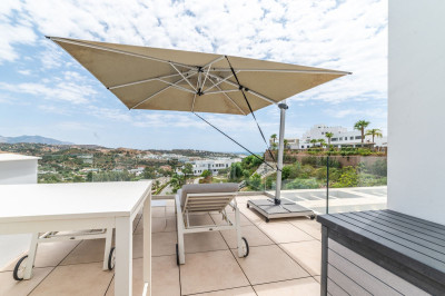 3 Bedroom Middle Floor Apartment in La Cala de Mijas - Image 2